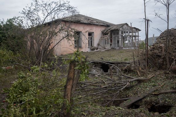  Ադրբեջանի ԶՈւ–ի թիրախ դարձած Մարտունու տներից մեկը - Sputnik Արմենիա