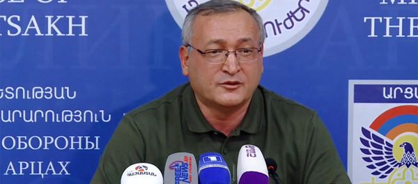 Председатель Национального собрания Карабаха Артур Товмасян во время брифинга Единого информационного центра (28 сентября 2020). Степанакерт - Sputnik Արմենիա