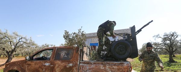 Поддерживаемые Турцией повстанцы занимают позиции в районе деревни Нейраб в провинции Идлиб (20 февраля 2020). Сирия - Sputnik Արմենիա