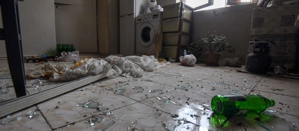 Поврежденный от обстрелов дом в Гадруте Поврежденный от обстрелов дом в Гадруте - Sputnik Армения