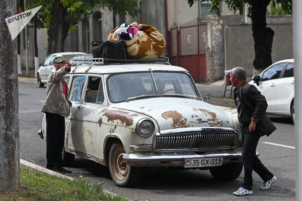 Мирная жизнь в Степанакерте - Sputnik Армения