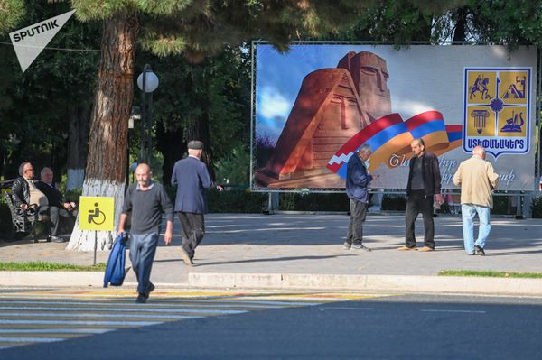 Мирная жизнь в Степанакерте - Sputnik Армения