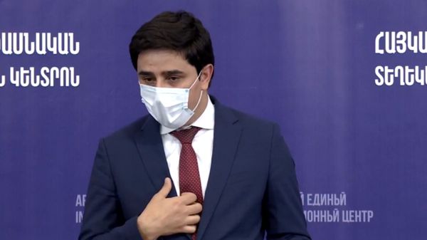 Брифинг представителя МО Армении Арцруна Ованнисяна и представителя РА в Европейском суде по правам человека Егише Киракосяна (30 сентября 2020). Еревaн - Sputnik Армения