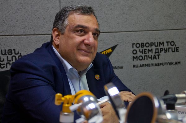 Долгосрочный мир - приоритет ։ Рубен Варданян о войне и возможной гуманитарной катастрофе - Sputnik Армения
