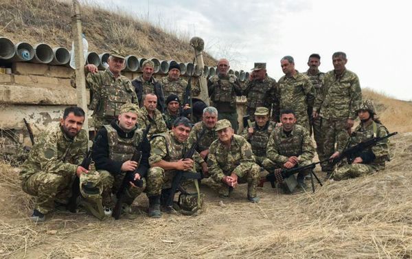 Ветераны прошлых карабахских войн на передовой (29 сентября 2020). Карабах Ветераны прошлых карабахских войн на передовой (29 сентября 2020). Карабах - Sputnik Армения