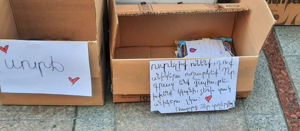 Группы армянской молодежи собирают помощь для Карабаха (30 сентября 2020). Еревaн - Sputnik Армения