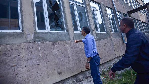 Омбудсмен Арман Татоян посетил попавшие под обстрел населенные пункты Гегаркуника (30 сентября 2020). Гегаркуник - Sputnik Армения