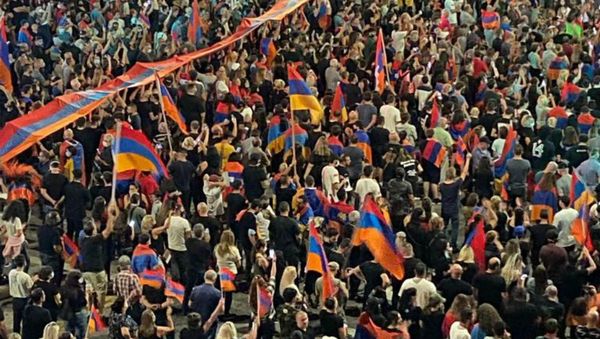 Акция протеста против агрессии Турции и Азербайджана в Лос-Анджеселе (30 сентября 2020). Акция протеста против агрессии Турции и Азербайджана в Лос-Анджеселе (30 сентября 2020). - Sputnik Армения