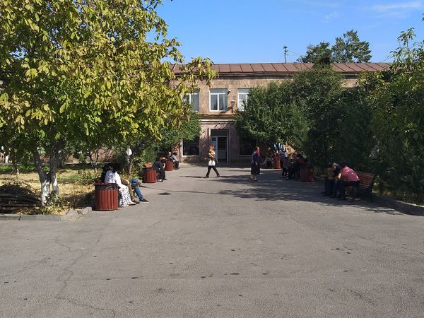 Վիրավոր զինվորները շտապեցնում են բժիշկներին. ընկերները սպասում են առաջնագծում - Sputnik Արմենիա