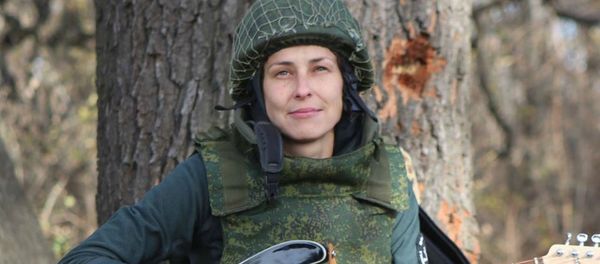Юлия Чичерина в военной форме - Sputnik Արմենիա