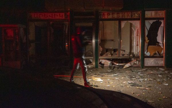 Последствия обстрелов в Степанакерта после вечерних обстрелов (2 октября 2020). Карабах Последствия обстрелов в Степанакерта после вечерних обстрелов (2 октября 2020). Карабах - Sputnik Армения