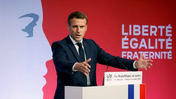 Президент Франции Эммануэль Макрон во время речи о борьбе с сепаратизмом (2 октября 2020). Париж - Sputnik Армения