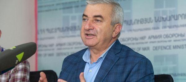 Брифинг бывшего Председателя НС Карабаха Ашота Гуляна (3 октября 2020). Степанакерт Брифинг бывшего Председателя НС Карабаха Ашота Гуляна (3 октября 2020). Степанакерт - Sputnik Армения