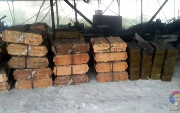 Армия обороны Карабаха опубликовала фотографии изъятого вооружения азербайджанской армии - Sputnik Армения