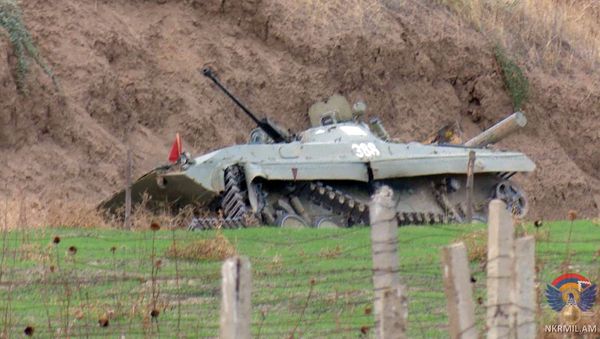 Армия обороны Карабаха опубликовала фотографии изъятого вооружения азербайджанской армии - Sputnik Армения