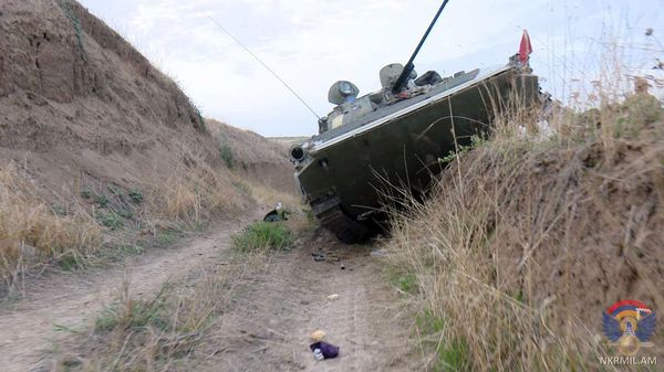Армия обороны Карабаха опубликовала фотографии изъятого вооружения азербайджанской армии - Sputnik Армения
