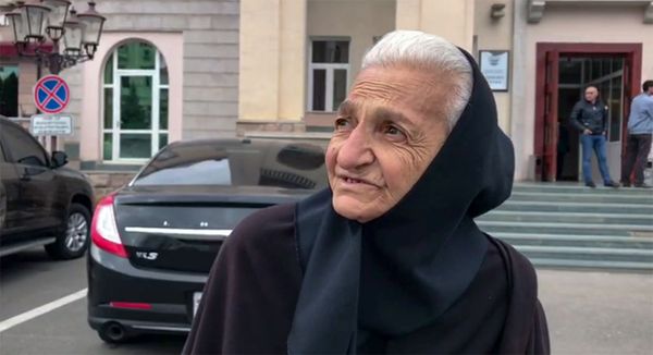 О чем говорят мужчины в окопах и какие девушки уходят на фронт в Карабахе О чем говорят мужчины в окопах и какие девушки уходят на фронт в Карабахе - Sputnik Армения