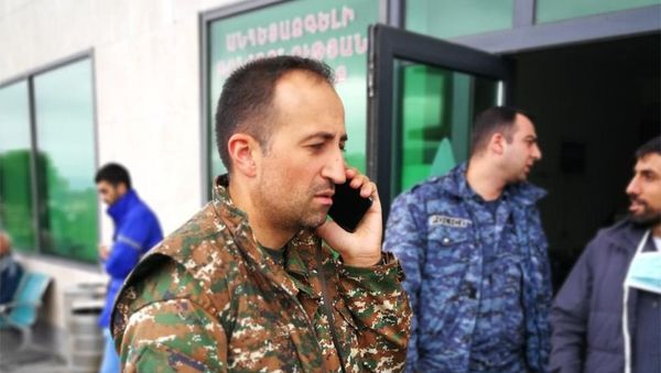 Министр здравоохранения Арсен Торосян продолжает свои поездки по медицинским организациям Армении и Карабаха (5 октября 2020). - Sputnik Армения