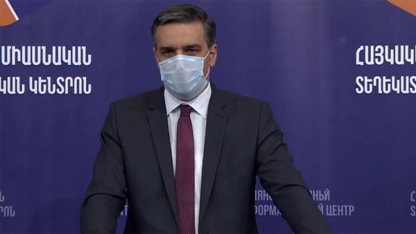 Пресс-конференция представителя Минобороны РА Арцруна Ованнисяна и Защитника прав человека РА Армана Татояна (5 октября 2020). Еревaн Пресс-конференция представителя Минобороны РА Арцруна Ованнисяна и Защитника прав человека РА Армана Татояна (5 октября 2020). Еревaн - Sputnik Армения