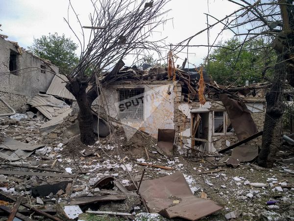 Утро в Степанакерте на 11-й день военных действий (7 октября 2020). Карабах Утро в Степанакерте на 11-й день военных действий (7 октября 2020). Карабах - Sputnik Армения