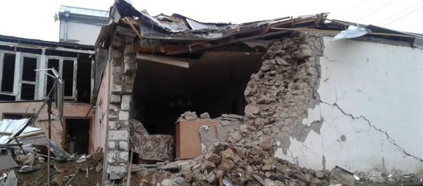 Последствия ночного обстрела (8 октября 2020). Степанакерт Последствия ночного обстрела (8 октября 2020). Степанакерт - Sputnik Армения