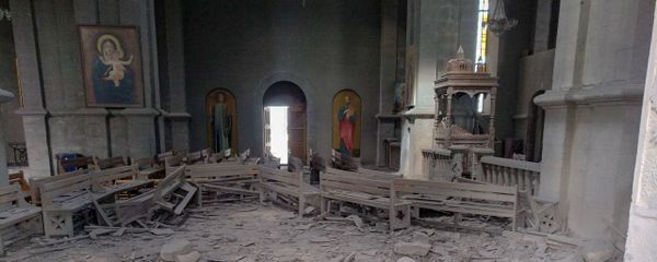 Попавший под обстрел Собор Сурб Казанчецоц в Шуши - Sputnik Армения