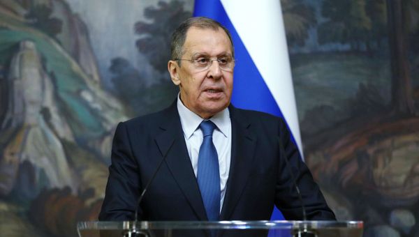 Министр иностранных дел РФ Сергей Лавров на пресс-конференции по итогам трёхсторонних переговоров с главами внешнеполитических ведомств Азербайджана и Армении (10 октября 2020). Москва - Sputnik Армения