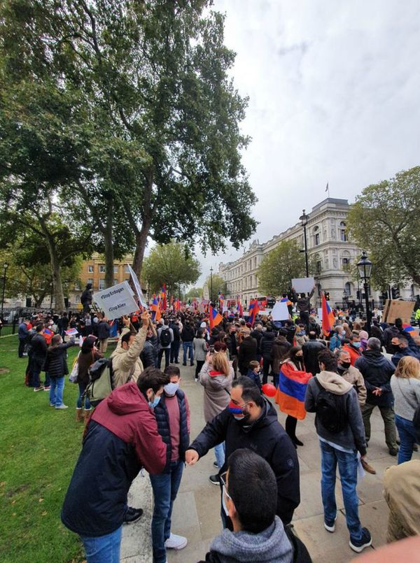 Эрдоган – террорист, признайте Карабах: армяне протестуют в центре Лондона - видео - Sputnik Армения