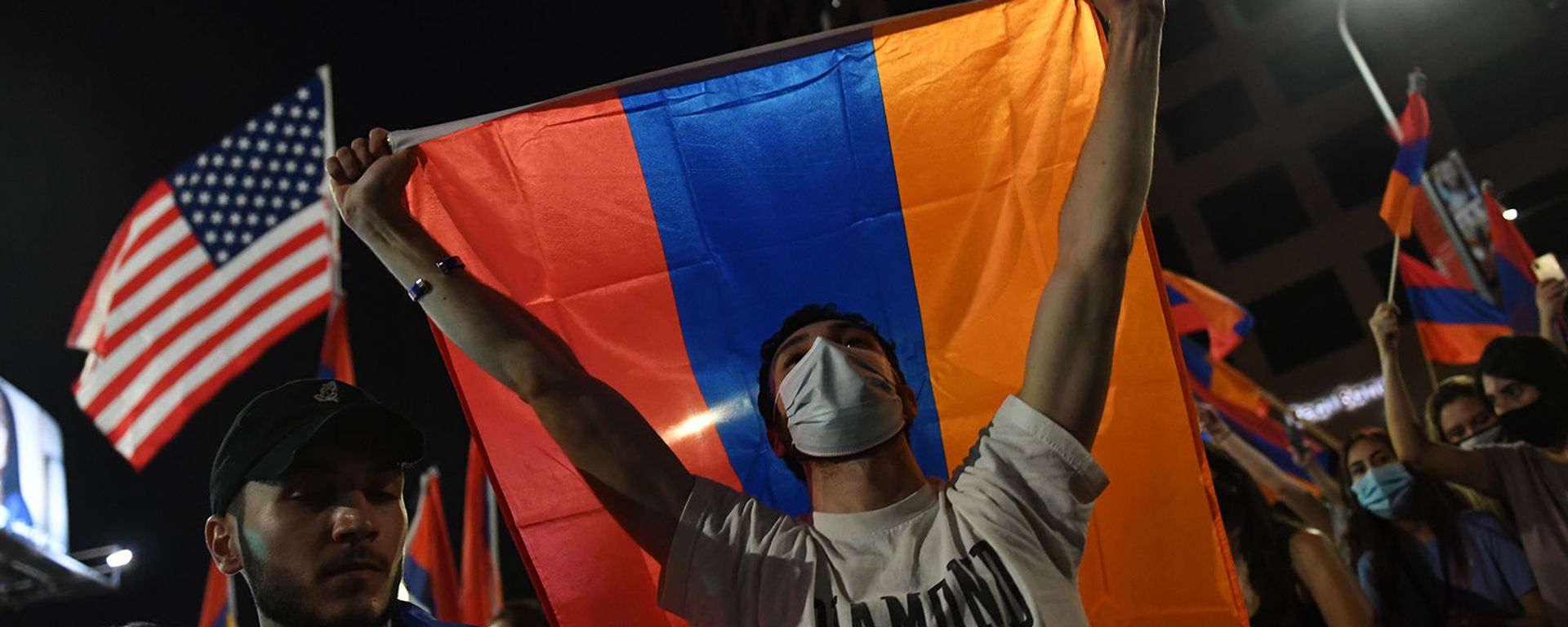 Երիտասարդները բողոքի ակցիա են անցկացնում Լոս Անջելեսում Ադրբեջանցի հյուպատոսության դիմաց - Sputnik Արմենիա, 1920, 19.12.2021