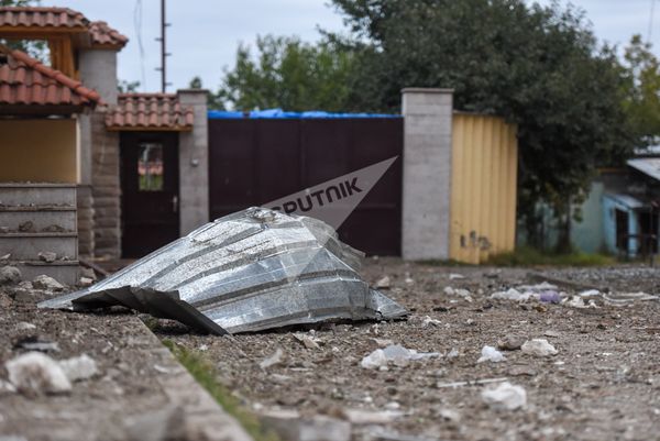 Первый вечер в Степанакерте после объявления временного режима прекращения огня (10 октября 2020). Карабах Первый вечер в Степанакерте после объявления временного режима прекращения огня (10 октября 2020). Карабах - Sputnik Армения