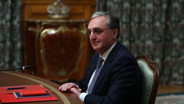 Министр иностранных дел Армении Зограб Мнацаканян во время переговоров глав МИД РФ, Армении и Азербайджана по Нагорному Карабаху (9 октября 2020). Москвa Министр иностранных дел Армении Зограб Мнацаканян во время переговоров глав МИД РФ, Армении и Азербайджана по Нагорному Карабаху (9 октября 2020). Москвa - Sputnik Արմենիա