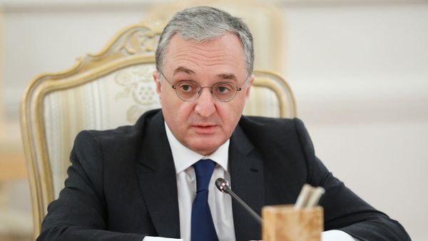 Министр иностранных дел Армении Зограб Мнацаканян во время встречи с министром иностранных дел РФ Сeргеем Лaвровым (12 октября 2020). Москвa - Sputnik Армения