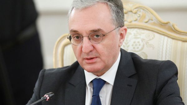 Министр иностранных дел Армении Зограб Мнацаканян во время встречи с министром иностранных дел РФ Сeргеем Лaвровым (12 октября 2020). Москвa - Sputnik Армения