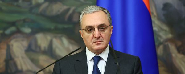 Министр иностранных дел Армении Зограб Мнацаканян на пресс-конференции по итогам встречи с министром иностранных дел России (12 октября 2020). Москвa - Sputnik Армения
