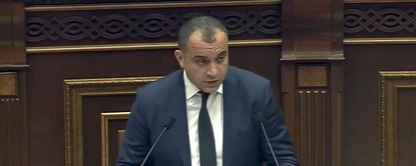 Арман Диланян на очередном заседании Национального Собрания Армении (11 сентября 2018). Еревaн - Sputnik Армения