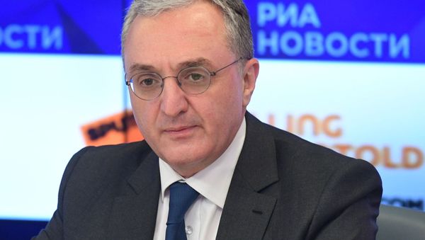 Министр иностранных дел Армении Зограб Мнацаканян во время онлайн-конференции в Международном мультимедийном пресс-центре МИА Россия сегодня (12 октября 2020). Москвa - Sputnik Արմենիա