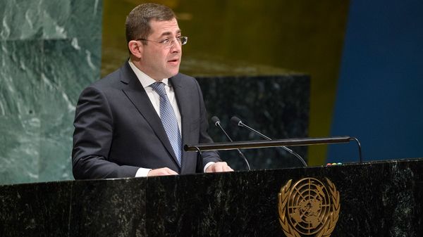 Постоянный представитель Армении при ООН Мгер Маркарян вносит на рассмотрение Генеральной Ассамблеи проект резолюции о провозглашении 20 июля Всемирным днем шахмат (12 декабря 2019). Нью-Йорк - Sputnik Армения