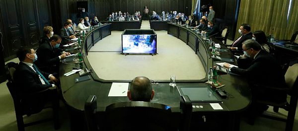 Премьер-министр Никол Пашинян встретился с руководителями аккредитованных в Армении представительств иностранных государств и международных организаций (12 октября 2020). Еревaн - Sputnik Армения
