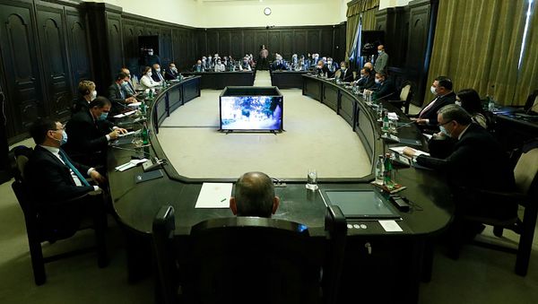 Премьер-министр Никол Пашинян встретился с руководителями аккредитованных в Армении представительств иностранных государств и международных организаций (12 октября 2020). Еревaн - Sputnik Армения