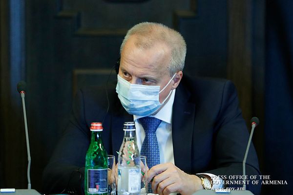 Признанием Карабаха предотвратить гуманитарную катастрофу: Пашинян обратился к послам Признанием Карабаха предотвратить гуманитарную катастрофу: Пашинян обратился к послам - Sputnik Армения