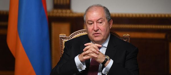 Президент Армен Саркисян во время интервью каналу RT (13 октября 2020). Еревaн - Sputnik Армения