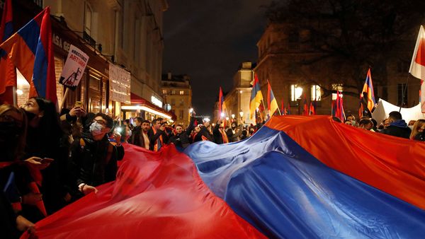 Митинг армянской диаспоры Франции в связи с войной в Карабахе (13 октября 2020). Париж - Sputnik Армения