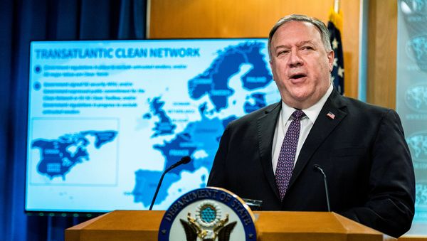 Государственный секретарь США Майк Помпео выступает на пресс-конференции в Государственном департаменте (14 октября 2020). Вашингтон - Sputnik Армения