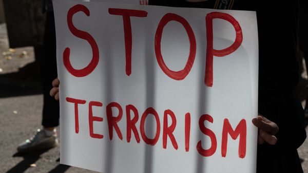 Безмолвная акция протеста против молчания международного сообщества перед зданием посольства Франции (15 октября 2020). Еревaн Безмолвная акция протеста против молчания международного сообщества перед зданием посольства Франции (15 октября 2020). Еревaн - Sputnik Արմենիա
