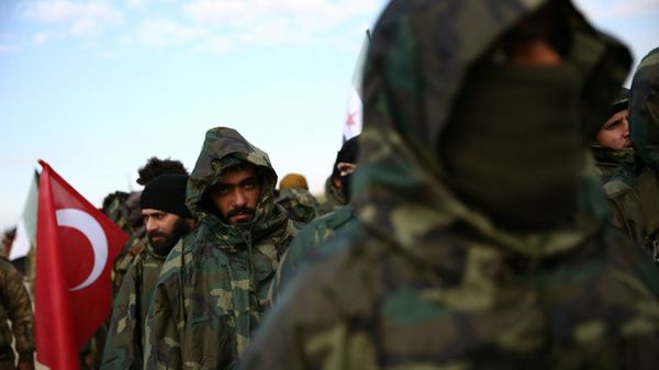 Поддерживаемые Турцией сирийские боевики собираются во время военных учений на севере провинции Алеппо (29 декабря 2018). Сирия - Sputnik Армения