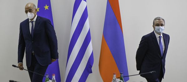 Министры иностранных дел Армении и Греции Зограб Мнацаканян (справа) и Никос Дендиас (16 октября 2020). Еревaн Министры иностранных дел Армении и Греции Зограб Мнацаканян (справа) и Никос Дендиас (16 октября 2020). Еревaн - Sputnik Армения