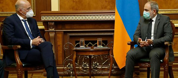 Премьер-министр Армении Никол Пашинян встретился с министром иностранных дел Греции Никосом Дендиасом (16 октября 2020). Еревaн - Sputnik Армения