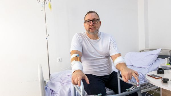 Военный обозреватель Юрий Котенок в медцентре Эребуни (16 октября 2020). Еревaн - Sputnik Армения
