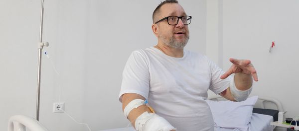 Военный обозреватель Юрий Котенок в медцентре Эребуни (16 октября 2020). Еревaн Военный обозреватель Юрий Котенок в медцентре Эребуни (16 октября 2020). Еревaн - Sputnik Армения