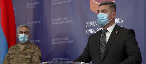 Губернатор Гегаркуника Гнел Саносян во время брифинга в Едином информационном центре (17 октября 2020). Еревaн Губернатор Гегаркуника Гнел Саносян во время брифинга в Едином информационном центре (17 октября 2020). Еревaн - Sputnik Армения